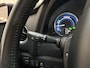 Toyota Auris 1.8 Hybrid Lease Pro *Panoramadak* Org.NL! / Leder / Camera / Afn. Trekhaak / Keyless / Stoelverwarming / Navigatie / Cruise / 17'' LMV