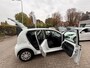 Volkswagen Up! 1.0 / 1E EIGENAAR / ZEER LUXE / ACHTERUITRIJCAMERA / CLIMATE CONTROL / CRUISE CONTROL / PARKEERSENSOREN / NL AUTO