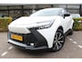 Toyota C-HR 1.8 Hybrid 140 First Edition Bi-tone | Rijklaar | Keyless | 360 Camera | Navi | Apple/Android | El. achterklep | Sensoren v+a | NL-auto