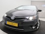 Toyota Auris 1.8 Hybrid Energy Plus Automaat / Afneembare Trekhaak / Cruise Control / Climate Control / Achteruitrijcamera / Grootlicht Assistent / Onderhoudshistorie Bekend /