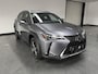 Lexus UX 250h Business Line / PDC v+a / Stuur- en stoelverwarming