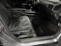 Lexus UX 250h Business Line / PDC v+a / Stuur- en stoelverwarming