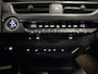 Lexus UX 250h Business Line / PDC v+a / Stuur- en stoelverwarming