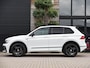 Volkswagen Tiguan 2.0 TSI 4Motion Highline Business R / Wegklapbare Trekhaak / Panoromadak / Stoelverwarming voor / Achteruitrijcamera