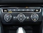 Volkswagen Tiguan 2.0 TSI 4Motion Highline Business R / Wegklapbare Trekhaak / Panoromadak / Stoelverwarming voor / Achteruitrijcamera