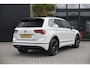 Volkswagen Tiguan 2.0 TSI 4Motion Highline Business R / Wegklapbare Trekhaak / Panoromadak / Stoelverwarming voor / Achteruitrijcamera