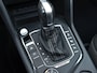 Volkswagen Tiguan 2.0 TSI 4Motion Highline Business R / Wegklapbare Trekhaak / Panoromadak / Stoelverwarming voor / Achteruitrijcamera