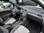 Volkswagen Tiguan 2.0 TSI 4Motion Highline Business R / Wegklapbare Trekhaak / Panoromadak / Stoelverwarming voor / Achteruitrijcamera