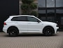 Volkswagen Tiguan 2.0 TSI 4Motion Highline Business R / Wegklapbare Trekhaak / Panoromadak / Stoelverwarming voor / Achteruitrijcamera