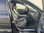 Volvo XC60 B5 Ultimate Dark | Luchtvering | Panorama dak | Harman Kardon | Adaptieve cruise |