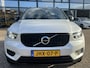 Volvo XC40 1.5 T5 Recharge 262 pk R-Design Navigatie Panoramadak Pilot Asist  ACC 360 Camera Harman Kardon Elek Stoel Dab Stoel + Stuur verwarming Extra Getint Glas Wit Metallic ! Plug In Hybride