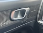 Volvo XC40 1.5 T5 Recharge 262 pk R-Design Navigatie Panoramadak Pilot Asist  ACC 360 Camera Harman Kardon Elek Stoel Dab Stoel + Stuur verwarming Extra Getint Glas Wit Metallic ! Plug In Hybride