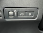 Volvo XC40 1.5 T5 Recharge 262 pk R-Design Navigatie Panoramadak Pilot Asist  ACC 360 Camera Harman Kardon Elek Stoel Dab Stoel + Stuur verwarming Extra Getint Glas Wit Metallic ! Plug In Hybride