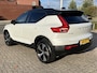 Volvo XC40 1.5 T5 Recharge 262 pk R-Design Navigatie Panoramadak Pilot Asist  ACC 360 Camera Harman Kardon Elek Stoel Dab Stoel + Stuur verwarming Extra Getint Glas Wit Metallic ! Plug In Hybride