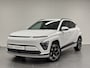 Hyundai Kona Electric Premium 65.4 kWh Volledig Elektrische Automaat met Navigatie, Lederen bekleding en Stoelverwarming Uit voorraad leverbaar!