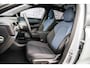 Volvo EX30 Cross Country Twin Motor Performance Ultra 69 kWh | Google | Longe Range | 4x4 | Adaptieve Cruise | Stoel-/Stuurverwarming | Keyless | 360 Camera | Panoramadak | Elektr. Stoelen | Harman Kardon Audio | Elek. Achterklep | Getint Glas