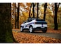 Volvo EX30 Cross Country Twin Motor AWD Performance 69 kWh Ultra | Martini Editie | 4x4 | Adaptieve Cruise | Stoel-/Stuurverwarming | Keyless | 360 Camera | Panoramadak | Elektr. Stoelen | Harman Kardon Audio | Elek. Achterklep | Getint Glas