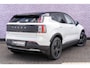 Volvo EX30 Cross Country Twin Motor Performance Ultra | Google | Longe Range | 4x4 | Adaptieve Cruise | Stoel-/Stuurverwarming | Keyless | 360 Camera | Panoramadak | Elektr. Stoelen | Harman Kardon Audio | Elek. Achterklep | Getint Glas