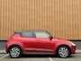 Suzuki Swift 1.2 Style Smart Hybrid | Apple Carplay | Android Auto | Camera | Lane Assist | Dodehoeksensor | Navigatie | Stoelverwarming | Afneembare Trekhaak | 16" Lichtmetaal | DAB |