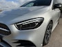 Mercedes-Benz B-klasse 200 Business Solution AMG / Automaat / Panorama dak / Camera / Navigatie / Elektrische stoelen + verwarming