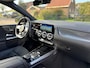 Mercedes-Benz B-klasse 200 Business Solution AMG / Automaat / Panorama dak / Camera / Navigatie / Elektrische stoelen + verwarming