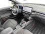 Ford Focus 1.0 EcoBoost Hybrid ST Line X | Navigatie | Apple carplay & Android auto | Parkeersensoren voor en achter | Achteruitrijcamera | Draadloos opladen | Cruise control | Keyless entry | 18" lichtmetalen velgen |