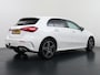 Mercedes-Benz A-klasse 250 e AMG Line | Trekhaak Wegklapbaar | Sfeerverlichting | Klasse 3 Alarm | Verwarmd Stuurwiel | Augmented reality | DAB+ Radio