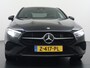 Mercedes-Benz A-klasse 250 e Luxury Line | Trekhaak Wegklapbaar | Sfeerverlichting | Smartphone Integratie | Keyless Entry | Winterpakket | Klasse 3 Alarm |