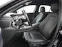 Mercedes-Benz A-klasse 250 e Luxury Line | Trekhaak Wegklapbaar | Sfeerverlichting | Smartphone Integratie | Keyless Entry | Winterpakket | Klasse 3 Alarm |