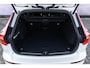 Volvo V60 T6 Recharge AWD Ultra Dark | Styling Kit | Sport Pack | Sportstoelen | Head-Up Display | Schuif-/Kanteldak | Getint Glas | Dodehoekdetectie | Harman Kardon Audio | Stuur-/Stoelverwarming Voor + Achter | Elek. Achterklep | 20" LM | | Google | Longe Range