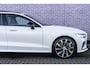 Volvo V60 T6 Recharge AWD Ultra Dark | Styling Kit | Sport Pack | Sportstoelen | Head-Up Display | Schuif-/Kanteldak | Getint Glas | Dodehoekdetectie | Harman Kardon Audio | Stuur-/Stoelverwarming Voor + Achter | Elek. Achterklep | 20" LM | | Google | Longe Range