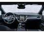 Volvo V60 T6 Recharge AWD Ultra Dark | Styling Kit | Sport Pack | Sportstoelen | Head-Up Display | Schuif-/Kanteldak | Getint Glas | Dodehoekdetectie | Harman Kardon Audio | Stuur-/Stoelverwarming Voor + Achter | Elek. Achterklep | 20" LM | | Google | Longe Range