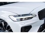 Volvo V60 T6 Recharge AWD Ultra Dark | Styling Kit | Sport Pack | Sportstoelen | Head-Up Display | Schuif-/Kanteldak | Getint Glas | Dodehoekdetectie | Harman Kardon Audio | Stuur-/Stoelverwarming Voor + Achter | Elek. Achterklep | 20" LM | | Google | Longe Range