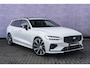 Volvo V60 T6 Recharge AWD Ultra Dark | Styling Kit | Sport Pack | Sportstoelen | Head-Up Display | Schuif-/Kanteldak | Getint Glas | Dodehoekdetectie | Harman Kardon Audio | Stuur-/Stoelverwarming Voor + Achter | Elek. Achterklep | 20" LM | | Google | Longe Range
