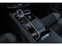 Volvo V60 T6 Recharge AWD Ultra Dark | Styling Kit | Sport Pack | Sportstoelen | Head-Up Display | Schuif-/Kanteldak | Getint Glas | Dodehoekdetectie | Harman Kardon Audio | Stuur-/Stoelverwarming Voor + Achter | Elek. Achterklep | 20" LM | | Google | Longe Range