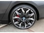 BMW i5 Touring (g61) M60 601pk xDrive Automaat I Individual I Panoramadak I Bowers & Wilkins I HUD I 21 Inch I M Sportpakket Pro I Elek. Wegkl. Trekhaak I LED I