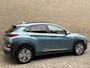 Hyundai Kona Electric EV Premium 64 kWh | 3 fase | 100% SOH | Leder | Schuif/kanteldak | Navigatie | Adaptieve cruise | Lane assist | Apple CarPlay | Stoelverwarming&koeling | Achterbankverwarming | Camera | PDC voor+achter | Head up display | Volledig onderhouden