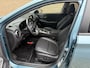 Hyundai Kona Electric EV Premium 64 kWh | 3 fase | 100% SOH | Leder | Schuif/kanteldak | Navigatie | Adaptieve cruise | Lane assist | Apple CarPlay | Stoelverwarming&koeling | Achterbankverwarming | Camera | PDC voor+achter | Head up display | Volledig onderhouden