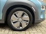 Hyundai Kona Electric EV Premium 64 kWh | 3 fase | 100% SOH | Leder | Schuif/kanteldak | Navigatie | Adaptieve cruise | Lane assist | Apple CarPlay | Stoelverwarming&koeling | Achterbankverwarming | Camera | PDC voor+achter | Head up display | Volledig onderhouden
