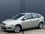 Ford Focus 1.6 Trend 5 deurs - AIRCO - LM VELGEN - VERWARMDE VOORRUIT - CPV - EL. RAMEN + SPIEGELS - RADIO/CD - APK T/M 19-05-2026 -