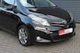 Toyota Yaris 1.3 VVT-i Comfort Sport Uitvoering. 3-Deurs NAVIGATIE
