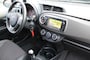 Toyota Yaris 1.3 VVT-i Comfort Sport Uitvoering. 3-Deurs NAVIGATIE