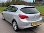 Opel Astra 1.4 Turbo Cosmo 5-Drs 140PK! ECC Audio-CD/MP3 LMV 17" Cruisecontrol ABS ESP Stuurverwarming Dealeronderhoud Nieuwe Apk!