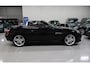 Mercedes-Benz SLK 200 Edition Automaat Leer Sportstoelen Nekverwarming Navigatie Dealer onderhouden Panoramadak 18 inch Sportvelgen Nieuwstaat Rode gordels Stoelverwarming