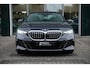 BMW 5-Serie Sedan 530e M Sport pakket | Driving Assistant Plus | Trekhaak | Adaptieve LED | Parking Assistant | Travel Pack |