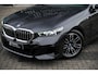 BMW 5-Serie Sedan 530e M Sport pakket | Driving Assistant Plus | Trekhaak | Adaptieve LED | Parking Assistant | Travel Pack |