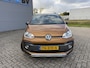 Volkswagen Up! 1.0 BMT Cross up! Cruise Control Climate Control PDC DAB Achteruitrijcamera Lichtmetalen velgen Stoelverwarming