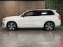 Volvo XC90 T8 AWD Recharge R-Design | Bowers & Wilkins | Stoelventilatie | 360° Camera | Carbon inleg | Crystal White | Adaptieve Cruise Control | Standkachel met Volvo On Call App | Stoelverwarming voor+achter | Stuurwielverwarming | Stoelmassage | Schakelpaddels a
