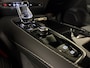 Volvo V60 T6 AWD Recharge Plus Dark | Trekhaak | 360° Camera | Harman Kardon | Adaptieve Cruise Control | Stoelverwarming voor+achter | Stuurwielverwarming | Pilot Assist | BLIS Dode Hoek Detectie | Elektrische voorstoelen geheugen | Contour stoelen | Zitting verle