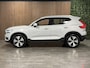 Volvo XC40 T5 Recharge Inscription | Glacier Silver! | Parkeercamera | Cruise Control | Zitting verlenging voorstoelen | Textiel city canvas bekleding | 18 Inch | Keyless Drive | Parkeersensoren voor+achter | Elektrisch bedienbare achterklep | Breedstralers in voorb